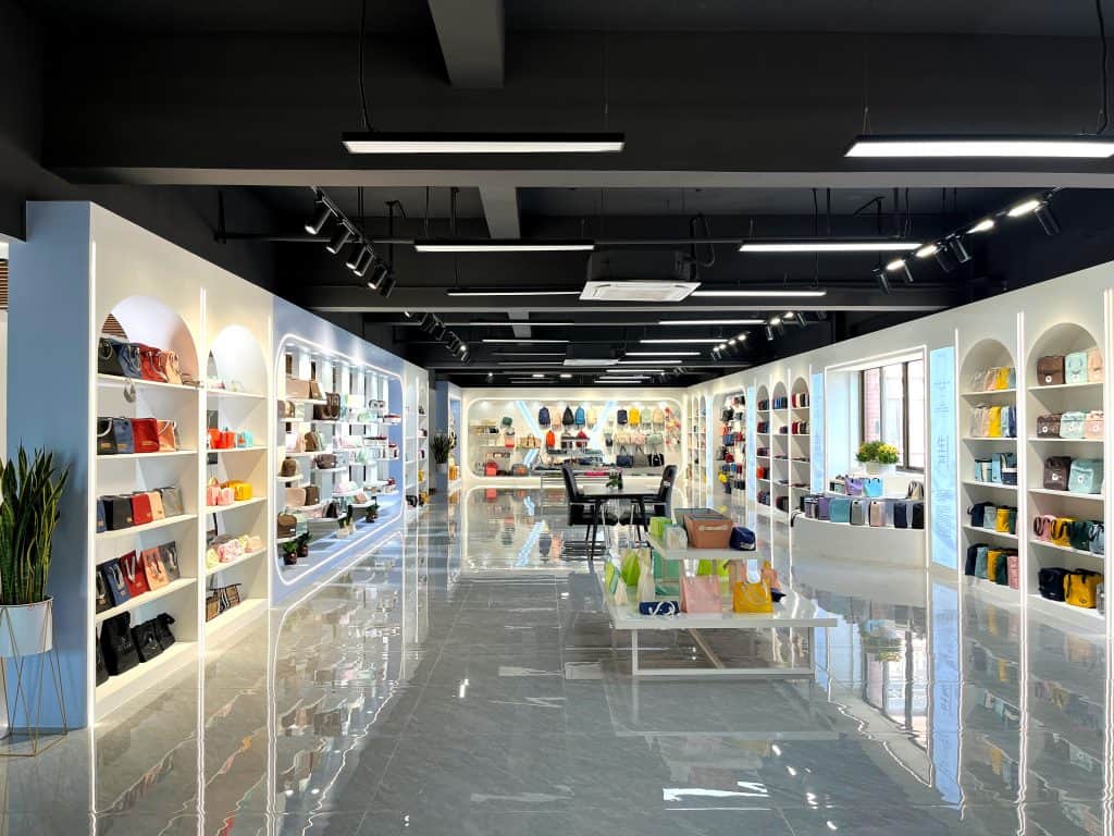 lunch bag sample room
