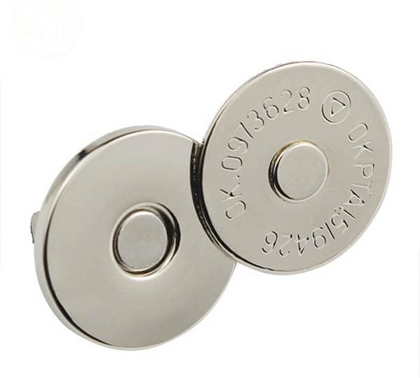 Magnetic Snaps